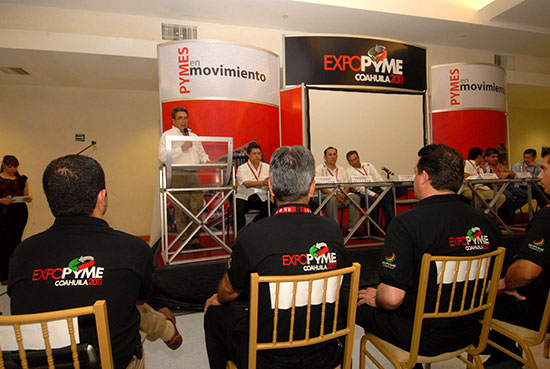 Inaugura el gobernador Jorge Torres Expo PyME Coahuila 2011