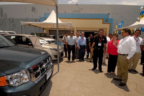 Inaugura el gobernador Jorge Torres Expo PyME Coahuila 2011