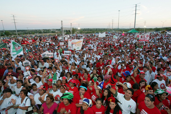 Reúne Rubén Moreira a más de 10 mil en su primer cierre de campaña en Piedras Negras