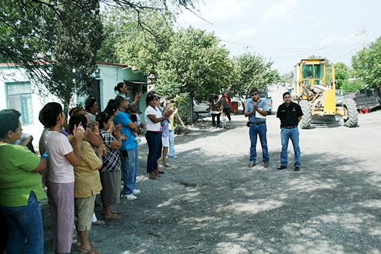 Continúa pavimentación en calles de Nueva Rosita