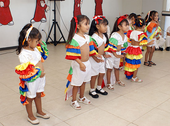 Graduaron 5 pequeños del Jardín de Niños Estancia DIF