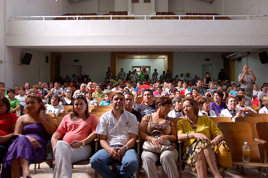 Inauguran Antonio y Anateresa Nerio etapa regional de juegos de adultos mayores