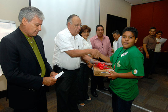 Los ganadores de la Olimpiada del Conocimiento Infantil 2011 reciben reconocimientos y estímulos