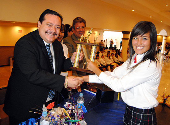 Presidió alcalde graduación de 172 estudiantes de la secundaria Luis Donaldo Colosio Murrieta