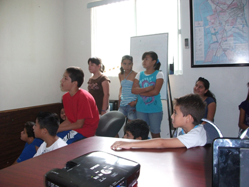 Visitan niños del Campamento de Verano instalaciones de SIMAS Piedras Negras