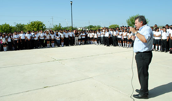 Inicia nuevo ciclo escolar en el CECyTEC Acuña