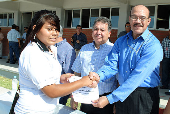 Inicia nuevo ciclo escolar en el CECyTEC Acuña