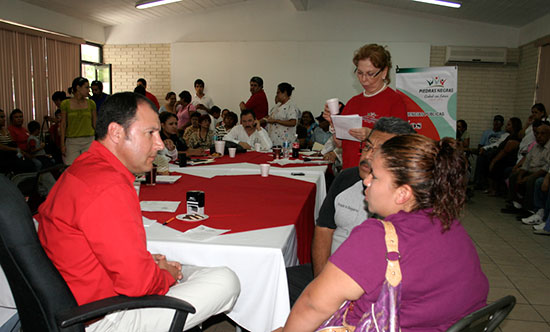 Reconoce alcalde labor de los adultos mayores en el desarrollo de Piedras Negras