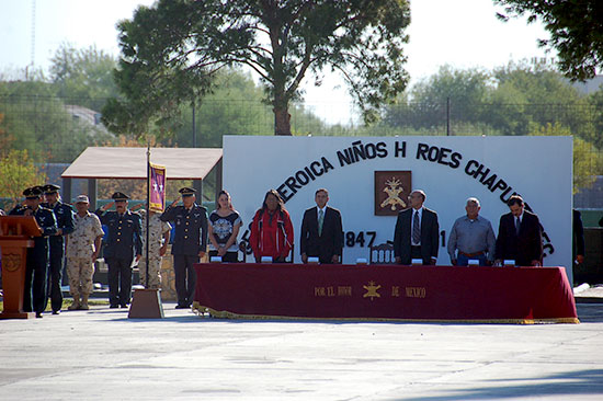 Asiste Antonio Nerio a conmemoración de los Niños Héroes en Múzquiz