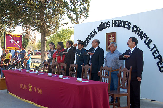 Asiste Antonio Nerio a conmemoración de los Niños Héroes en Múzquiz