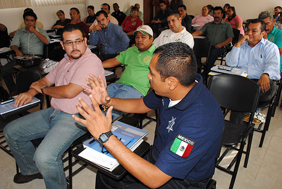 Capacitan a funcionarios municipales en la prevención de delitos