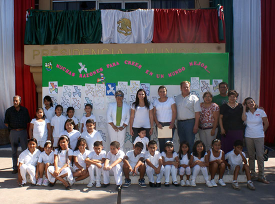 Celebra Anateresa Villaseñor de Nerio Día de la Paz