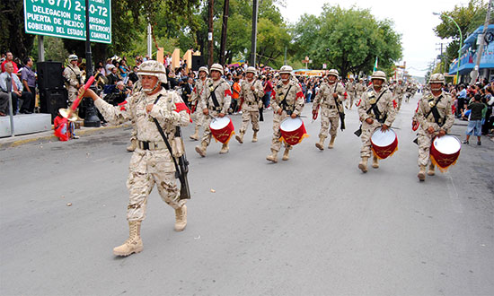 Celebraron ceremonia y desfile conmemorativos al 201  Aniversario del inicio de la Guerra de Independencia