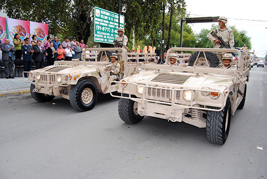 Celebraron ceremonia y desfile conmemorativos al 201  Aniversario del inicio de la Guerra de Independencia