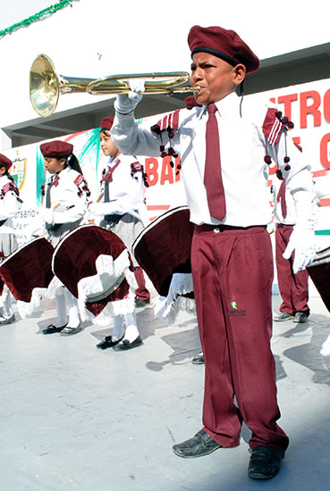 Continúan Festejos Patrios con encuentro de bandas de guerra