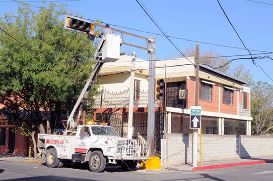 Instala municipio señalamientos preventivos en el par vial