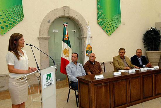 Preside la Señora Carlota Llaguno de Torres firma de convenio con ONG’s 