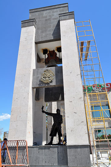 Supervisa alcalde obra de remodelación de la Presidencia Municipal