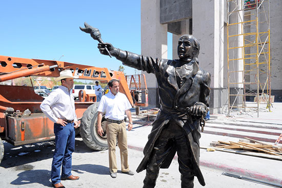 Supervisa alcalde obra de remodelación de la Presidencia Municipal