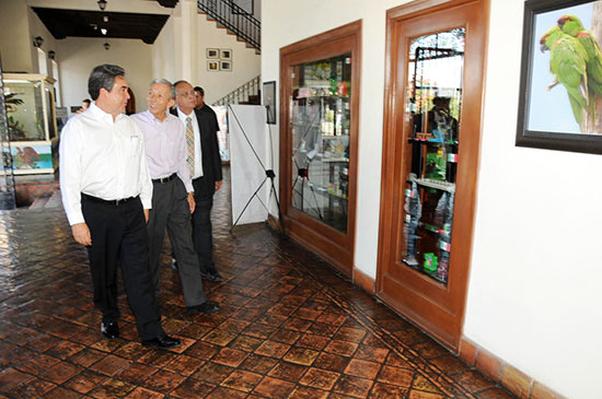 Visita el gobernador Jorge Torres López el Museo de las Aves de México