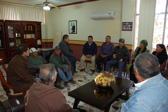 Recibe Antonio Nerio a dirigencia de la CROC 