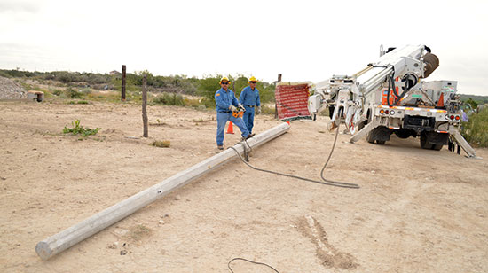 Arranca el  programa de electrificación en colonias populares