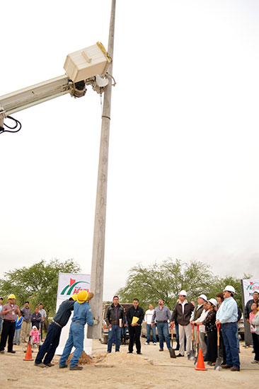 Arranca el  programa de electrificación en colonias populares