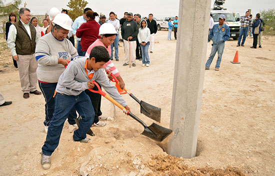 Arranca el  programa de electrificación en colonias populares