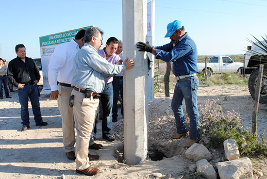 Arrancan programa de electrificación en “La Estrella”