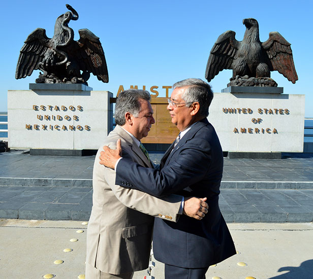 Autoridades de Del Río y Acuña celebraron el Abrazo de la Amistad