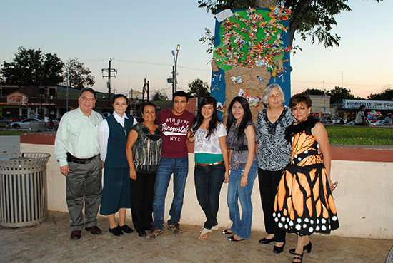 Dan bienvenida a mariposa monarca con Festival Artístico