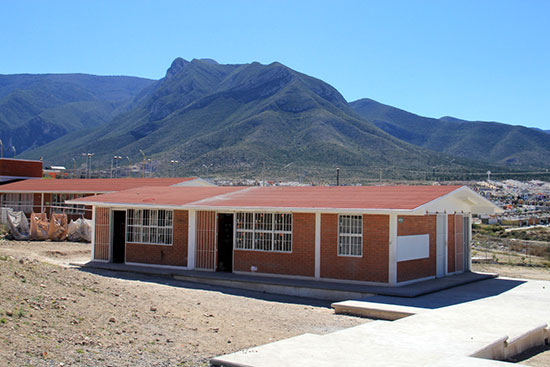 Disfrutan niños de aula didáctica en Colinas de San Lorenzo