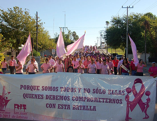 Marchan Antonio y Anateresa Nerio contra el cáncer de mama