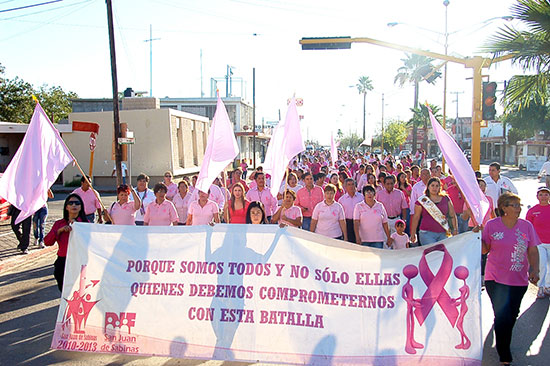 Marchan Antonio y Anateresa Nerio contra el cáncer de mama