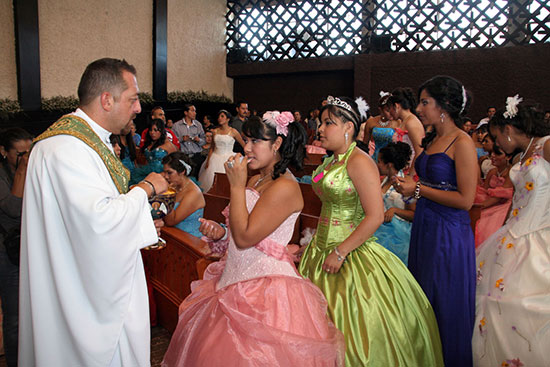 OSC´s y DIF Coahuila cumplieron el sueño de quinceañeras