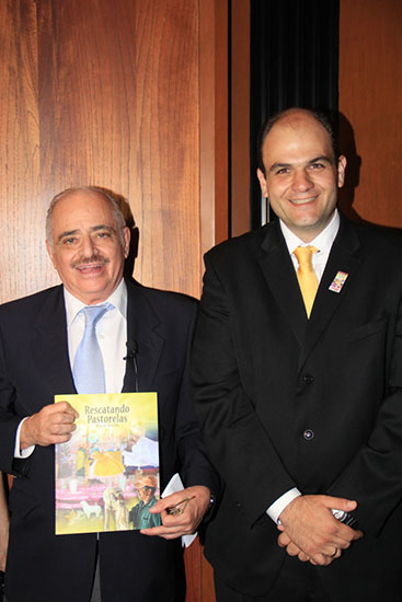 Presenta municipio de Saltillo en Bellas Artes libro “Rescatando Pastorelas”