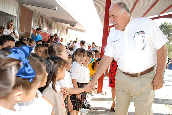 Preside Melchor Sánchez "Lunes Cívico" en Jardín de Niños