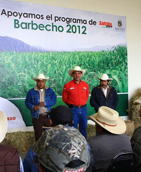 Hace Jericó efectivos apoyos a tractoristas y productores rurales