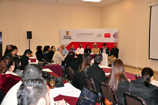 INAUGURA ALCALDE CURSO-TALLER MARKETING DIGITAL 