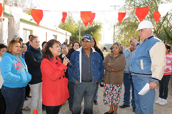 Inauguran obra de electrificación en colonia Héroes del 47