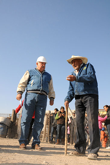 Inauguran obra de electrificación en colonia Héroes del 47