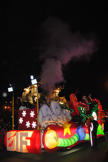 Más de 55 mil acuñenses disfrutan desfile de ‘Sueño de Navidad’