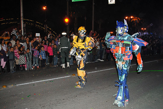 Más de 55 mil acuñenses disfrutan desfile de ‘Sueño de Navidad’