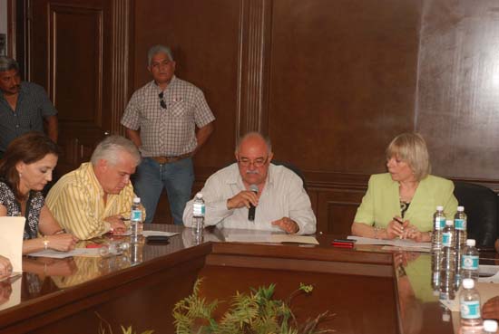 APRUEBAN EN JUNTA DE CABILDO REGLAMENTO DE SERVICIO CIVIL DE CARRERA POLICIAL.