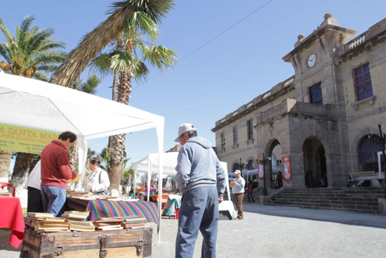 Continúa en el Archivo Municipal la Feria de la Historia 