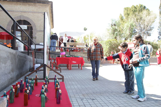 Continúa en el Archivo Municipal la Feria de la Historia 