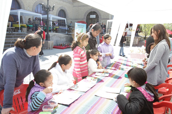 Continúa en el Archivo Municipal la Feria de la Historia 