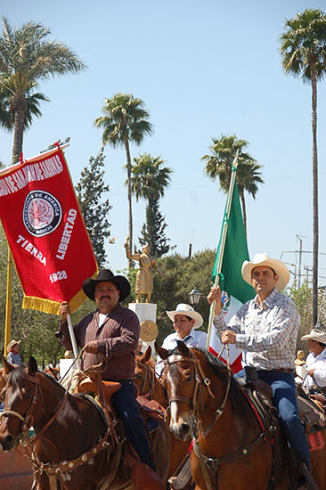 Encabeza Antonio Nerio cabalgata de ejido San Juan de Sabinas