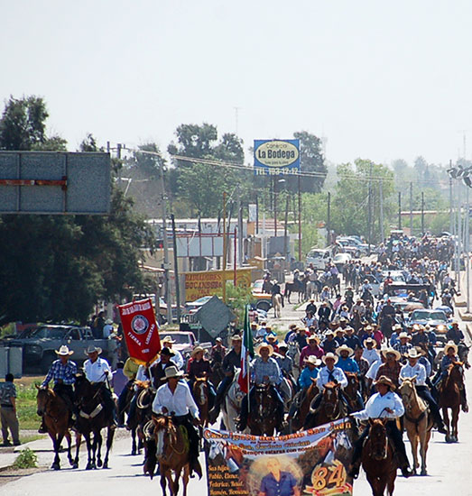 Encabeza Antonio Nerio cabalgata de ejido San Juan de Sabinas