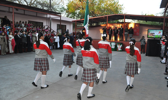   ENTREGA ALCALDE OBRA DE PINTURA GENERAL EN LA ESCUELA  PRIMARIA BENITO JUÁREZ  